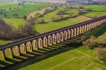 Cây cầu sống ảo ấn tượng bậc nhất nước Anh