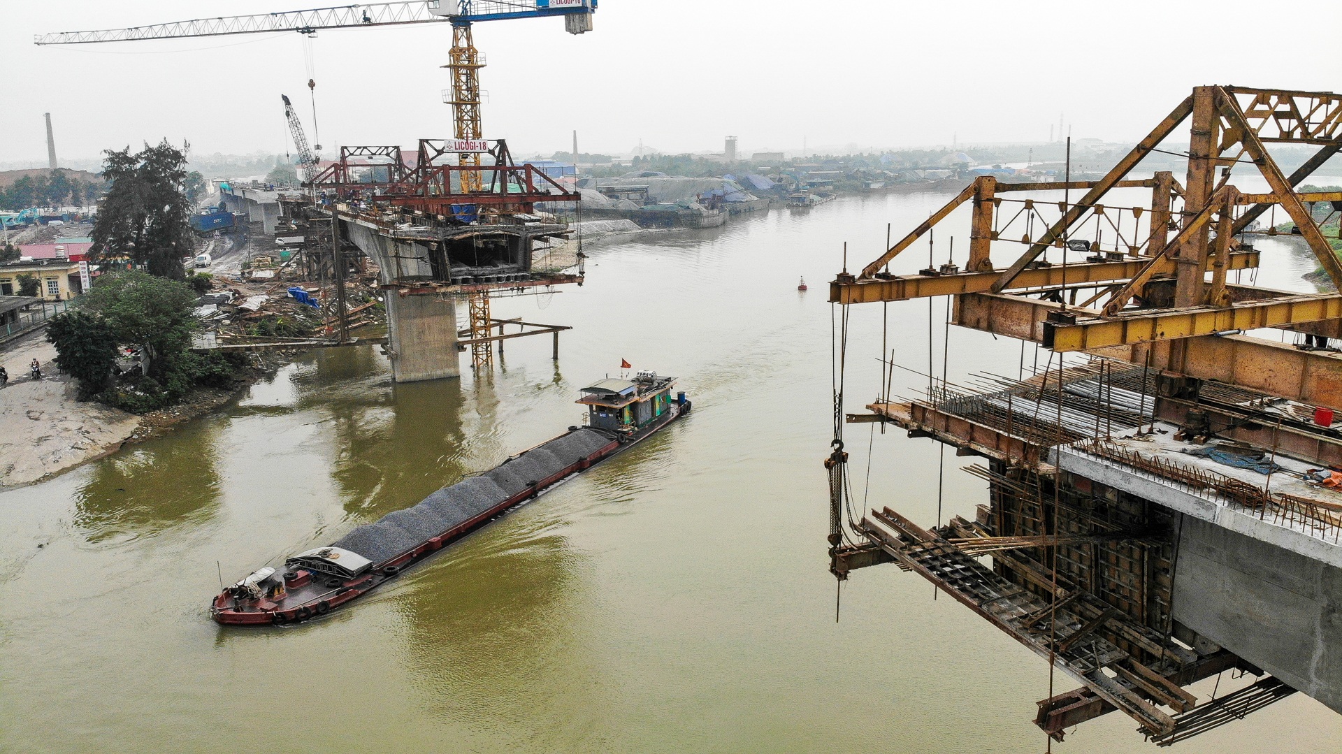 Toàn cảnh cây cầu gần 350 tỷ đồng giúp giải bài toán chen chúc qua phà - 9