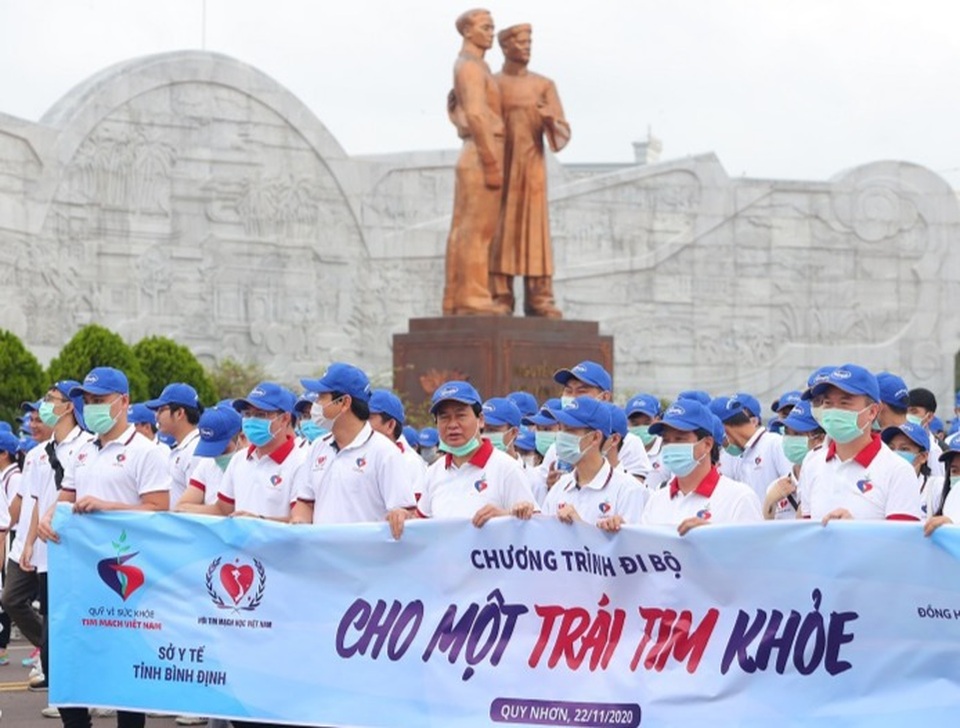 Bình Định: Gần 3.000 người đi bộ “Cho một trái tim khỏe” - 1 Bình Định: Gần 3.000 người đi bộ “Cho một trái tim khỏe” - 1