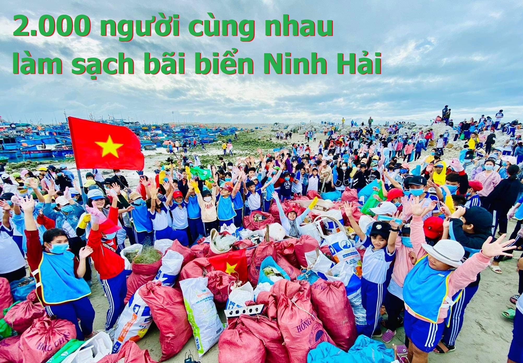 2.000 người cùng nhau làm sạch bãi biển Ninh Hải