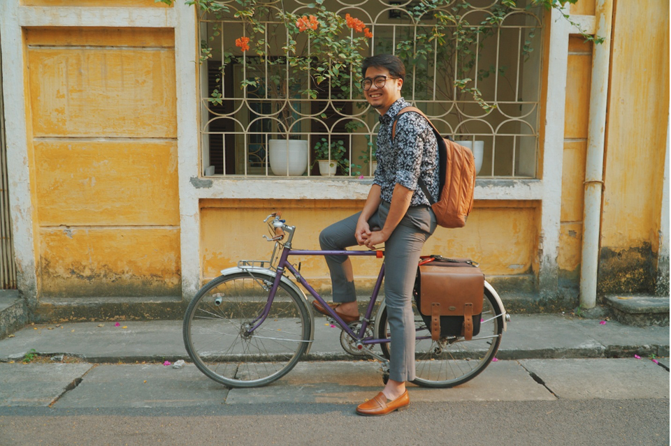 Lạ đời thầy giáo 7 năm đạp xe 12km đi dạy - 2 Lạ đời thầy giáo 7 năm đạp xe 12km đi dạy - 2