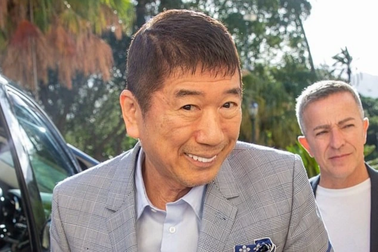 Tỷ phú chi 9 tỷ đồng mở tiệc sinh nhật, soát vé để đón 1.400 khách