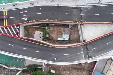 Trung Quốc đau đầu bởi vấn nạn nhà đinh "cắm rễ" ở các dự án xây dựng