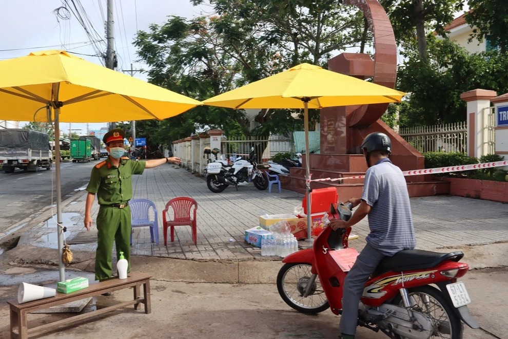 Đình chỉ công tác chủ tịch và phó chủ tịch xã vì lơ là chống dịch - 1 Đình chỉ công tác chủ tịch và phó chủ tịch xã vì lơ là chống dịch - 1