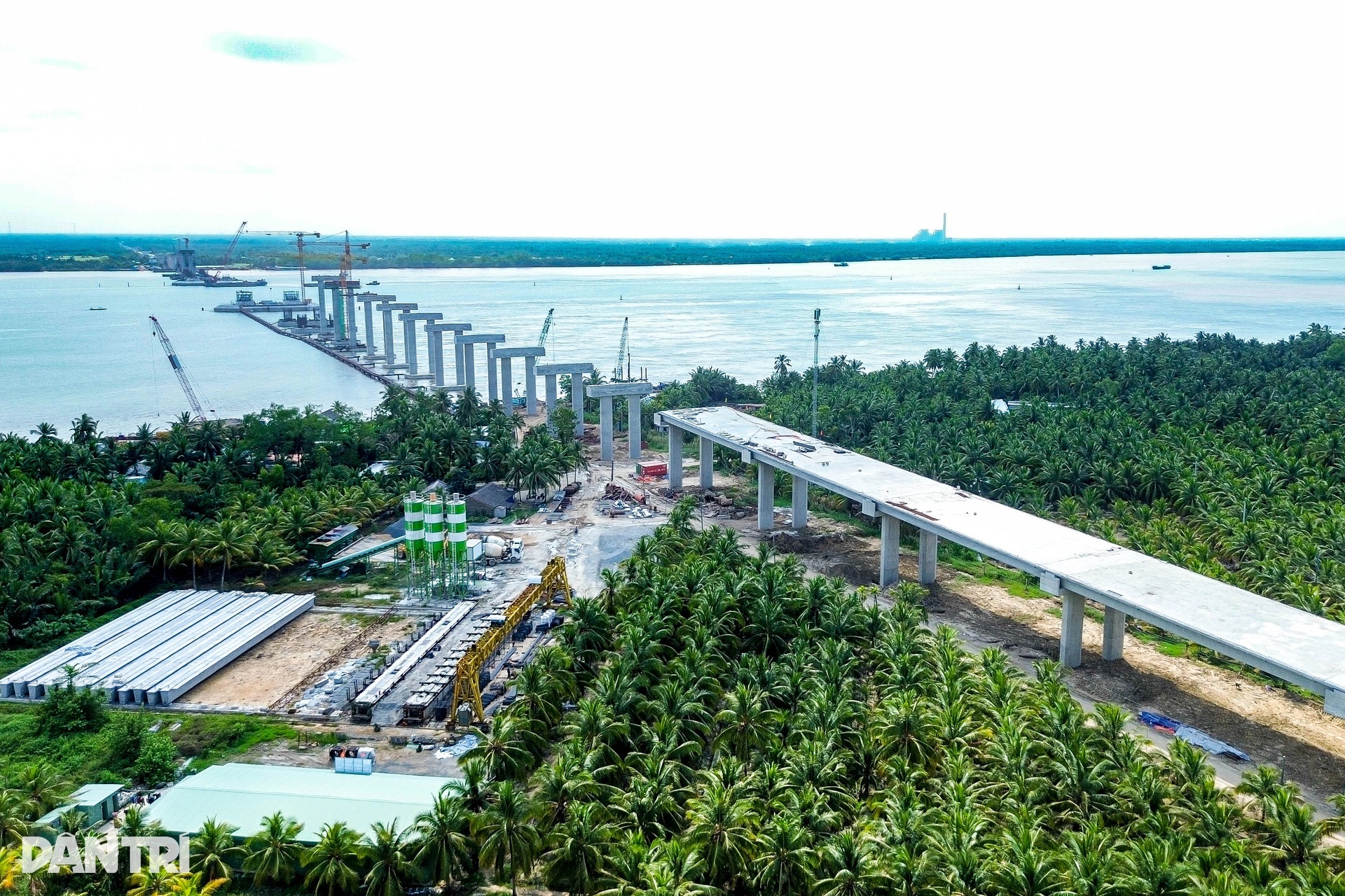 Hình hài cầu có nhịp chính lớn thứ hai ở Việt Nam sau hơn 1 năm thi công - 2
