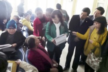 Bệnh nhân kể tội nhân viên y tế với Bộ trưởng 