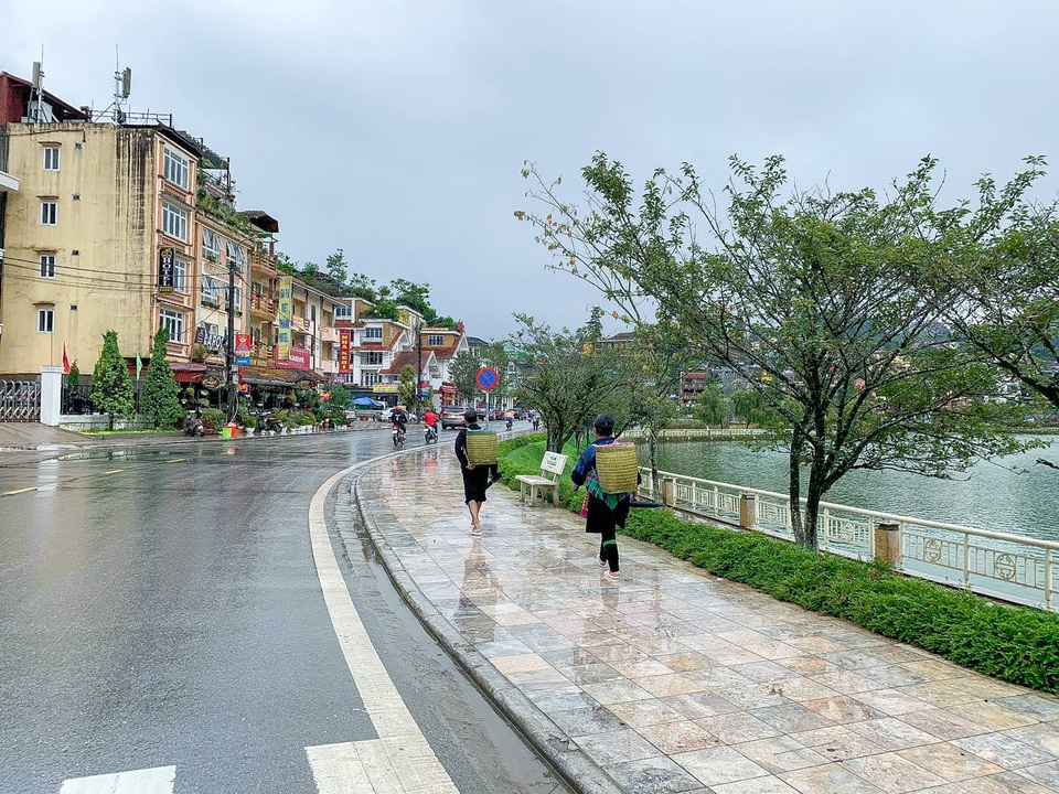 Lào Cai: Sa Pa lặng lẽ, vắng bóng du khách - 11