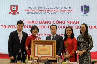 Hà Nội trao Bằng đạt chuẩn quốc gia tới trường THPT Khoa học Giáo dục