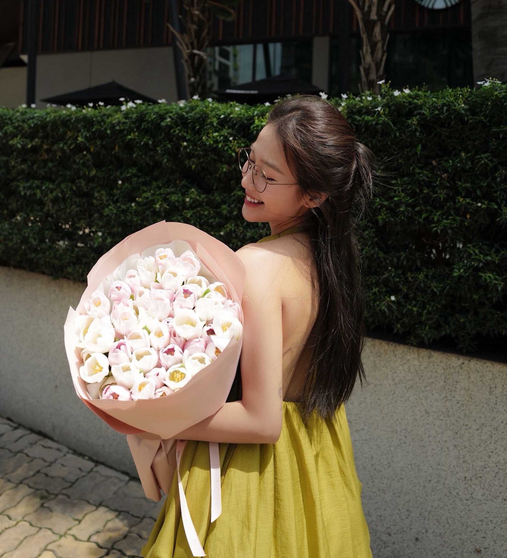 Khả Ngân ngoại hình khác lạ, cuộc sống ra sao sau biến cố sức khỏe? - 10 Khả Ngân ngoại hình khác lạ, cuộc sống ra sao sau biến cố sức khỏe? - 10