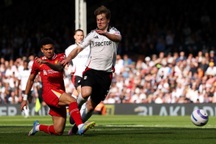 Liverpool gục ngã trên sân Fulham, hơn Arsenal 11 điểm