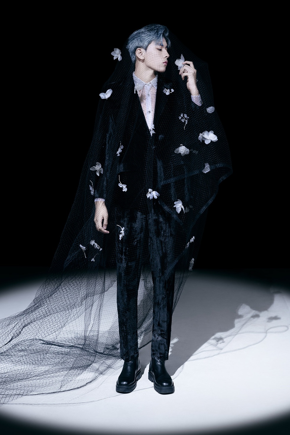 Tranh cãi về việc đàn ông thời nay mặc đồ xuyên thấu, phụ nữ đeo cà vạt - 15 Tranh cãi về việc đàn ông thời nay mặc đồ xuyên thấu, phụ nữ đeo cà vạt - 15