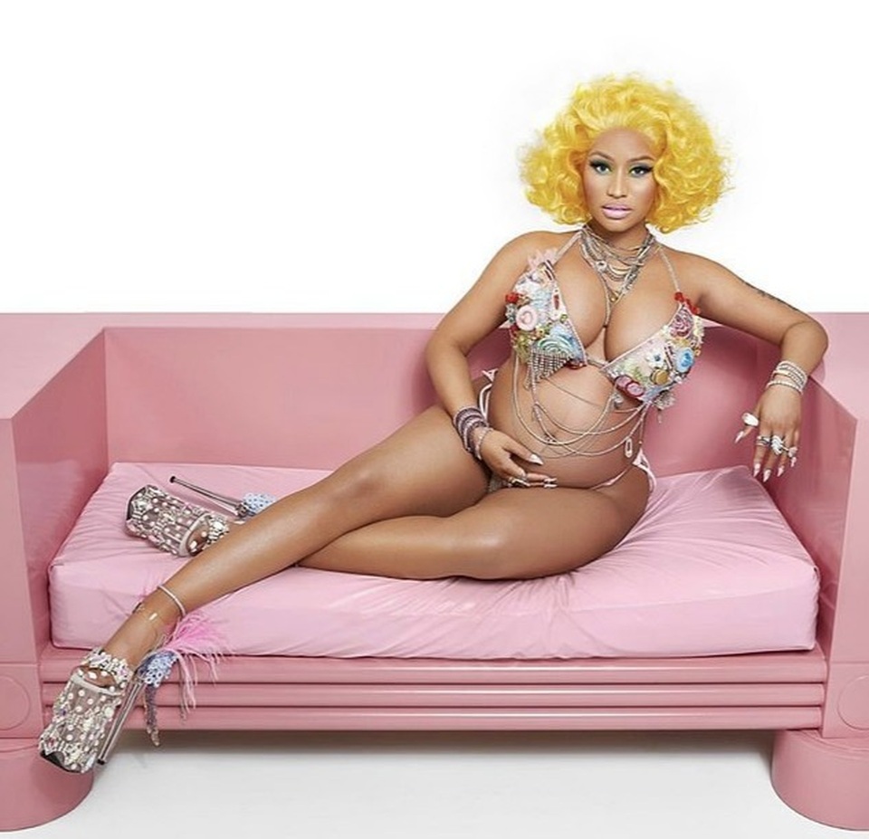 Nicki Minaj mặc hở bạo báo tin bầu bí - 2 Nicki Minaj mặc hở bạo báo tin bầu bí - 2