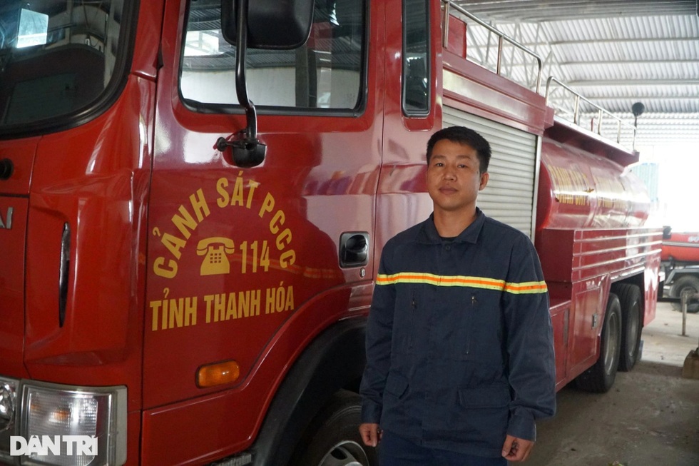 Người nhái gần 100 lần cướp cơm hà bá, giấu nghề với người yêu - 2 Người nhái gần 100 lần cướp cơm hà bá, giấu nghề với người yêu - 2