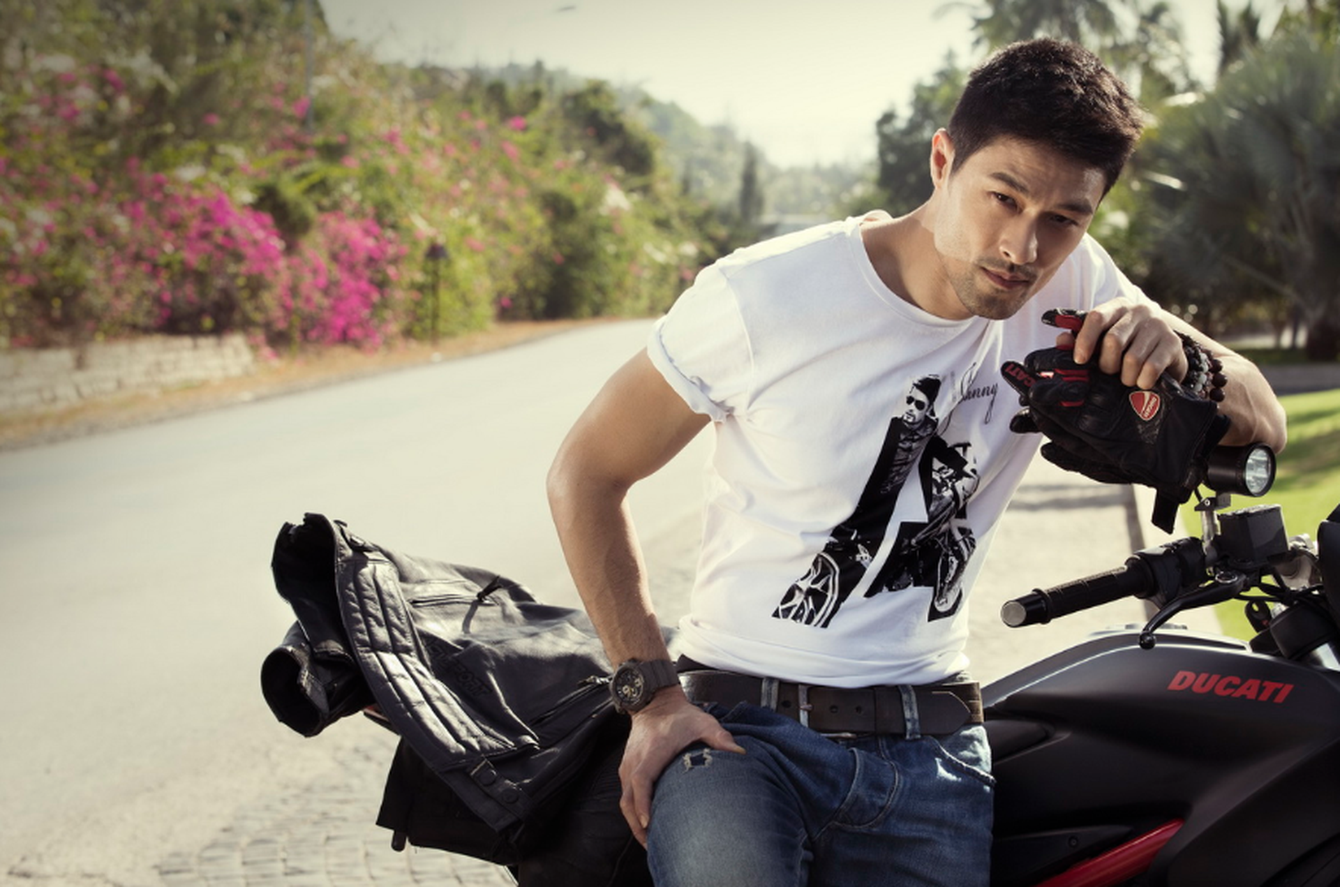 Johnny Trí Nguyễn: Từ tài tử phim hành động đến cuộc sống bí ẩn ở tuổi 51 - 9 Johnny Trí Nguyễn: Từ tài tử phim hành động đến cuộc sống bí ẩn ở tuổi 51 - 9