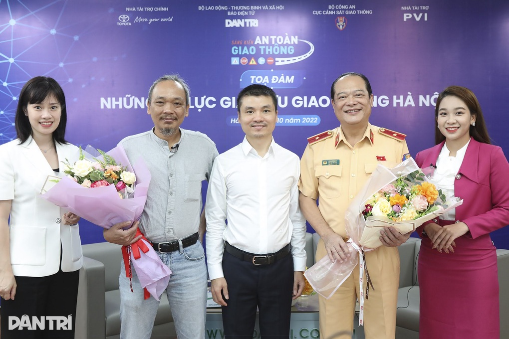 239 người đã đi và được trở về, đó là niềm hạnh phúc của CSGT - 1 239 người đã đi và được trở về, đó là niềm hạnh phúc của CSGT - 1