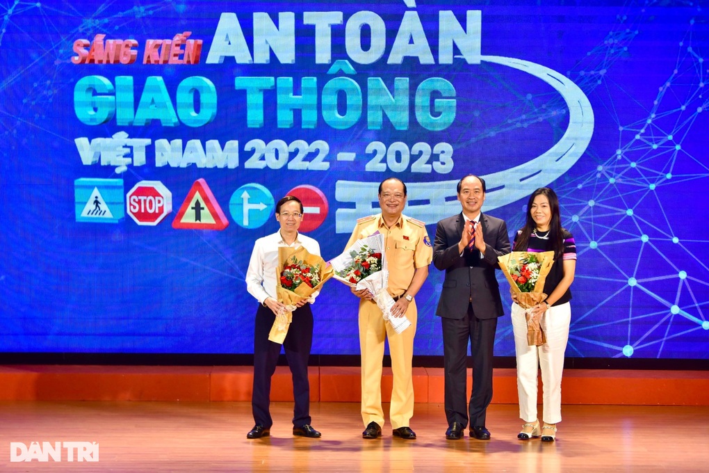 Dấu ấn tại lễ tổng kết 2 năm tổ chức Sáng kiến An toàn giao thông Việt Nam - 6