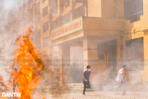 Giả định tình huống thảm họa cháy chung cư, hàng trăm người mắc kẹt