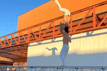 Sang Milan để xác lập kỷ lục, Quốc Nghiệp bị chấn thương cổ khi tập luyện