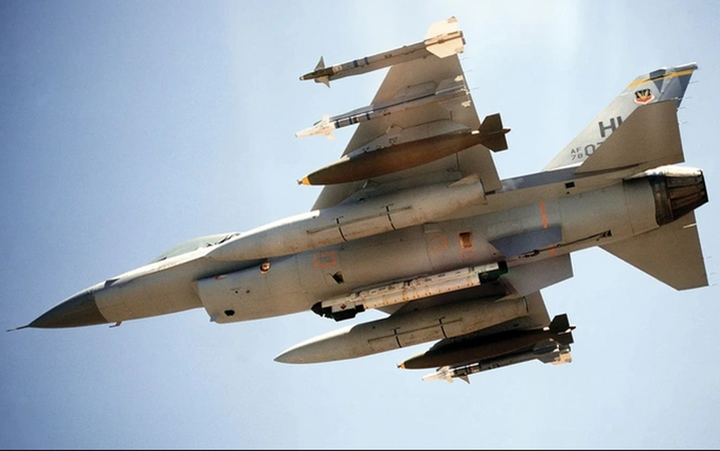 Rào cản khiến phương Tây gặp khó khi đào tạo phi công Ukraine lái F-16 - 1 Rào cản khiến phương Tây gặp khó khi đào tạo phi công Ukraine lái F-16 - 1
