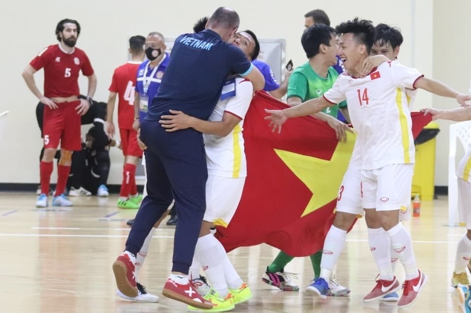 Cảm xúc vỡ òa trong ngày futsal Việt Nam giành vé dự World Cup - 7 Cảm xúc vỡ òa trong ngày futsal Việt Nam giành vé dự World Cup - 7