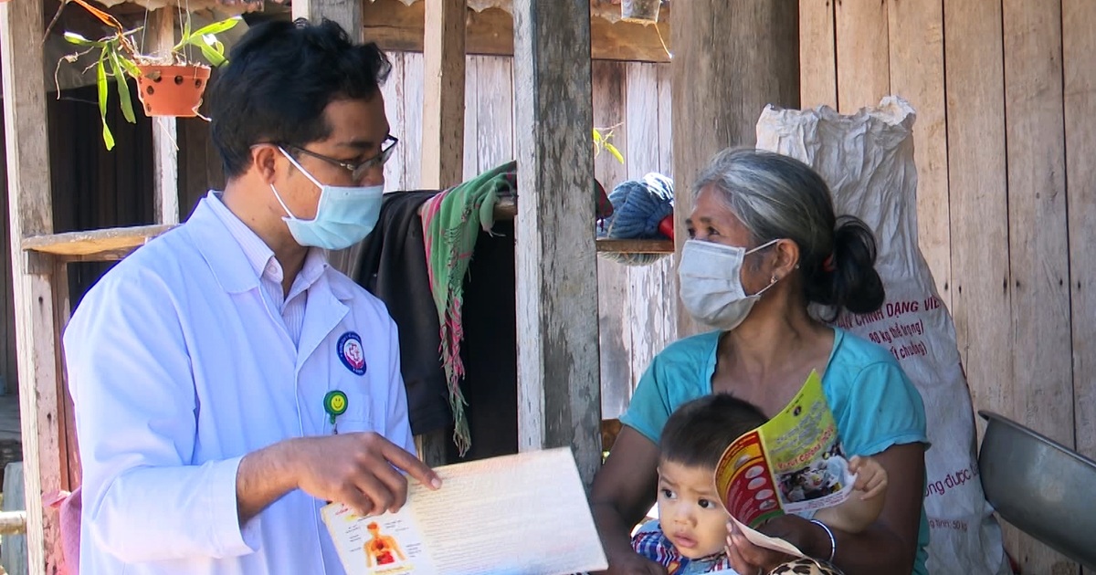 Phú Yên: Bác sĩ Kosr Y Phân - chỗ dựa của người bệnh đồng bào vùng cao