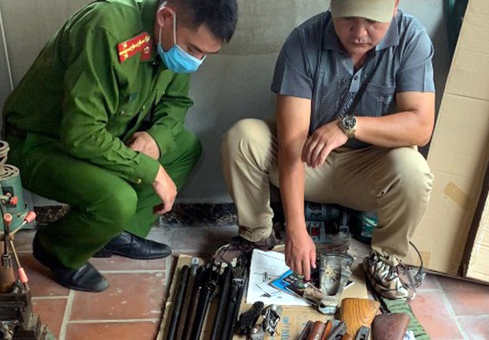 Hà Nội: Chán bắn chim, dùng súng hơi bắn người từ tầng cao chung cư! - 2 Hà Nội: Chán bắn chim, dùng súng hơi bắn người từ tầng cao chung cư! - 2