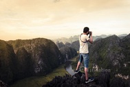 Tam Cốc đẹp ngỡ ngàng trong mắt du khách nước ngoài