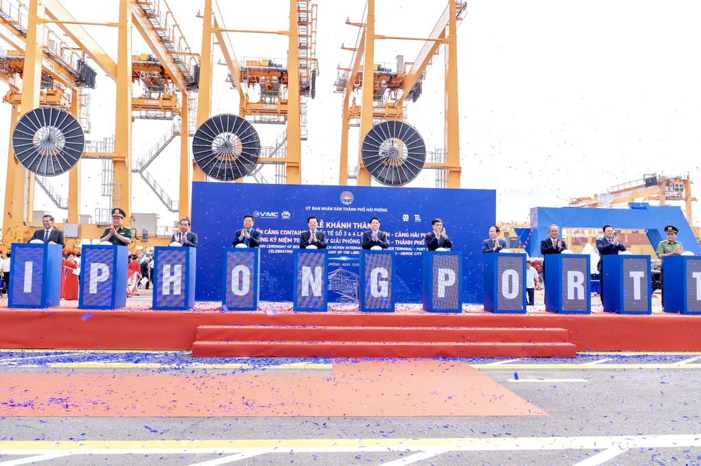 Chủ tịch nước dự lễ khánh thành bến cảng container quốc tế tại Hải Phòng - 1 Chủ tịch nước dự lễ khánh thành bến cảng container quốc tế tại Hải Phòng