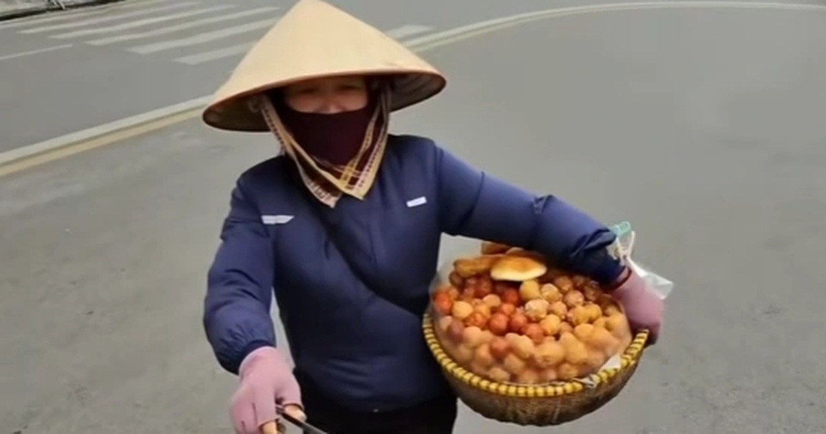 Xác minh vụ khách nước ngoài mua 11 chiếc bánh rán 420.000 đồng ở phố cổ 관련 이미지