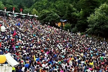 “Thiên đường hạ giới” nổi tiếng bậc nhất Trung Quốc đông nghẹt thở