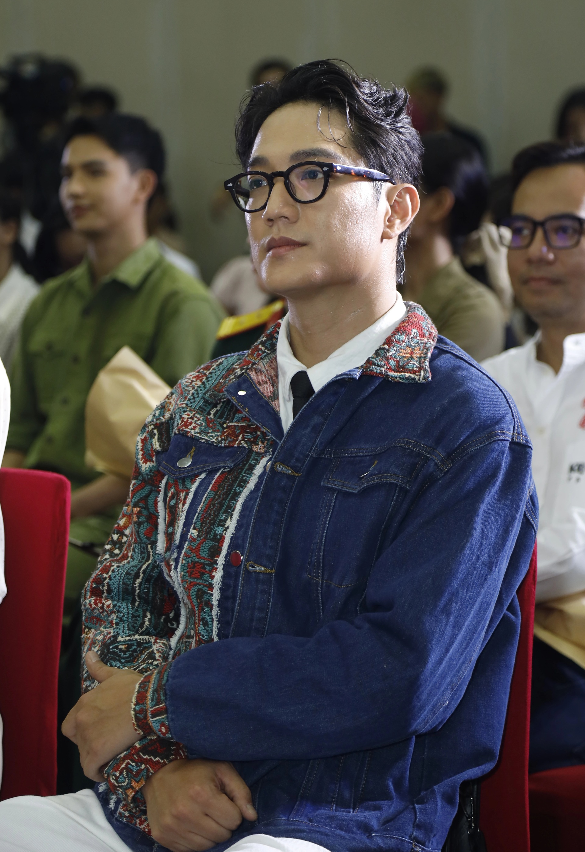 Ba nam diễn viên điển trai, khí chất tổng tài phim giờ vàng VTV - 15 Ba nam diễn viên điển trai, khí chất tổng tài phim giờ vàng VTV - 15