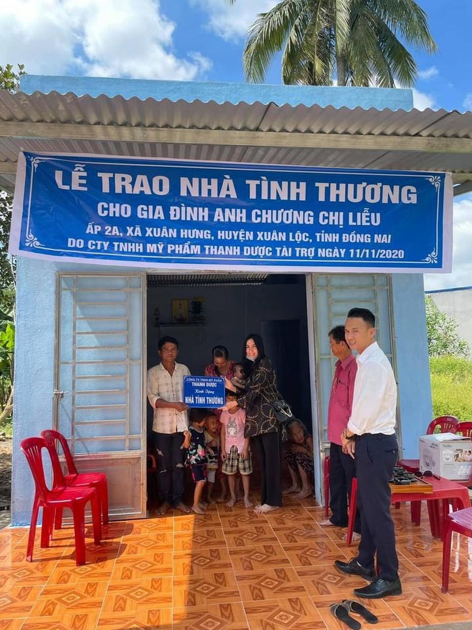 Mỹ phẩm Thanh Dược trao nhà tình thương cho gia đình khó khăn - 1 Mỹ phẩm Thanh Dược trao nhà tình thương cho gia đình khó khăn - 1