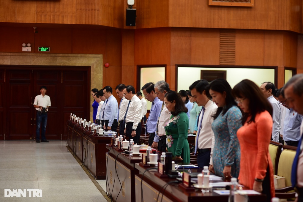 HĐND TPHCM mặc niệm, quyên góp ủng hộ đồng bào chịu ảnh hưởng bão Yagi - 1 HĐND TPHCM mặc niệm, quyên góp ủng hộ đồng bào chịu ảnh hưởng bão Yagi - 1