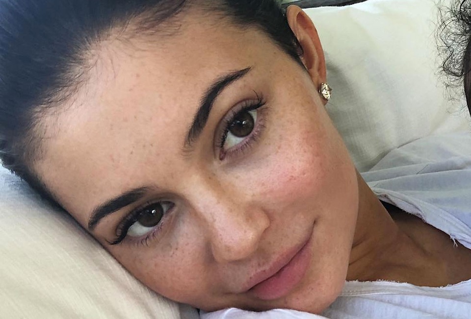 Không thể nhận ra kiều nữ siêu giàu Kylie Jenner khi thiếu lớp son phấn - 3 Không thể nhận ra kiều nữ siêu giàu Kylie Jenner khi thiếu lớp son phấn - 3