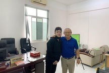 HLV Park Hang Seo tranh thủ học tiếng Việt giữa mùa dịch