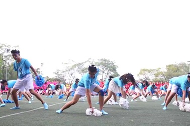 Vũ khúc cổ động của nam thanh nữ tú trường Chu Văn An