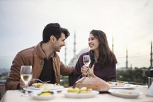 Gian nan kiếm chồng cho nhân viên nữ