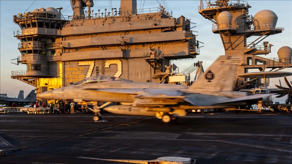 Iran nói nã tên lửa về phía tàu sân bay Mỹ, Washington chưa lên tiếng - 1