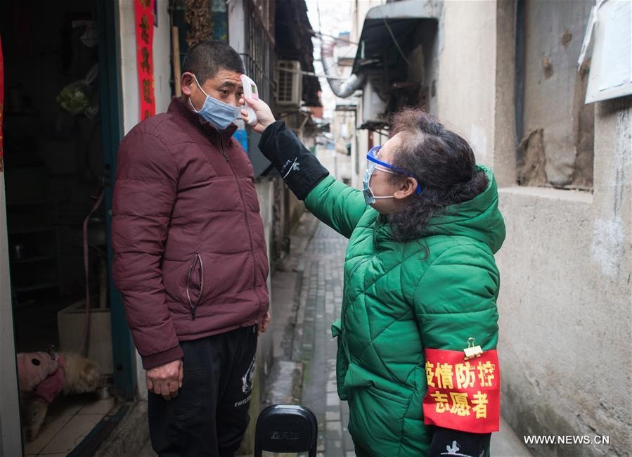 Vũ Hán “gõ cửa” từng nhà, kiểm soát người nhiễm virus như thời chiến - 5 Vũ Hán “gõ cửa” từng nhà, kiểm soát người nhiễm virus như thời chiến - 5
