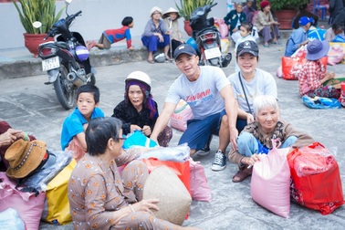 Đinh Văn Thơ: "Hạnh phúc của chúng tôi là được chia sẻ"