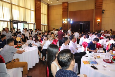 Hoa Xa Tower: Chen chân đặt chỗ tại lễ ra mắt dự án