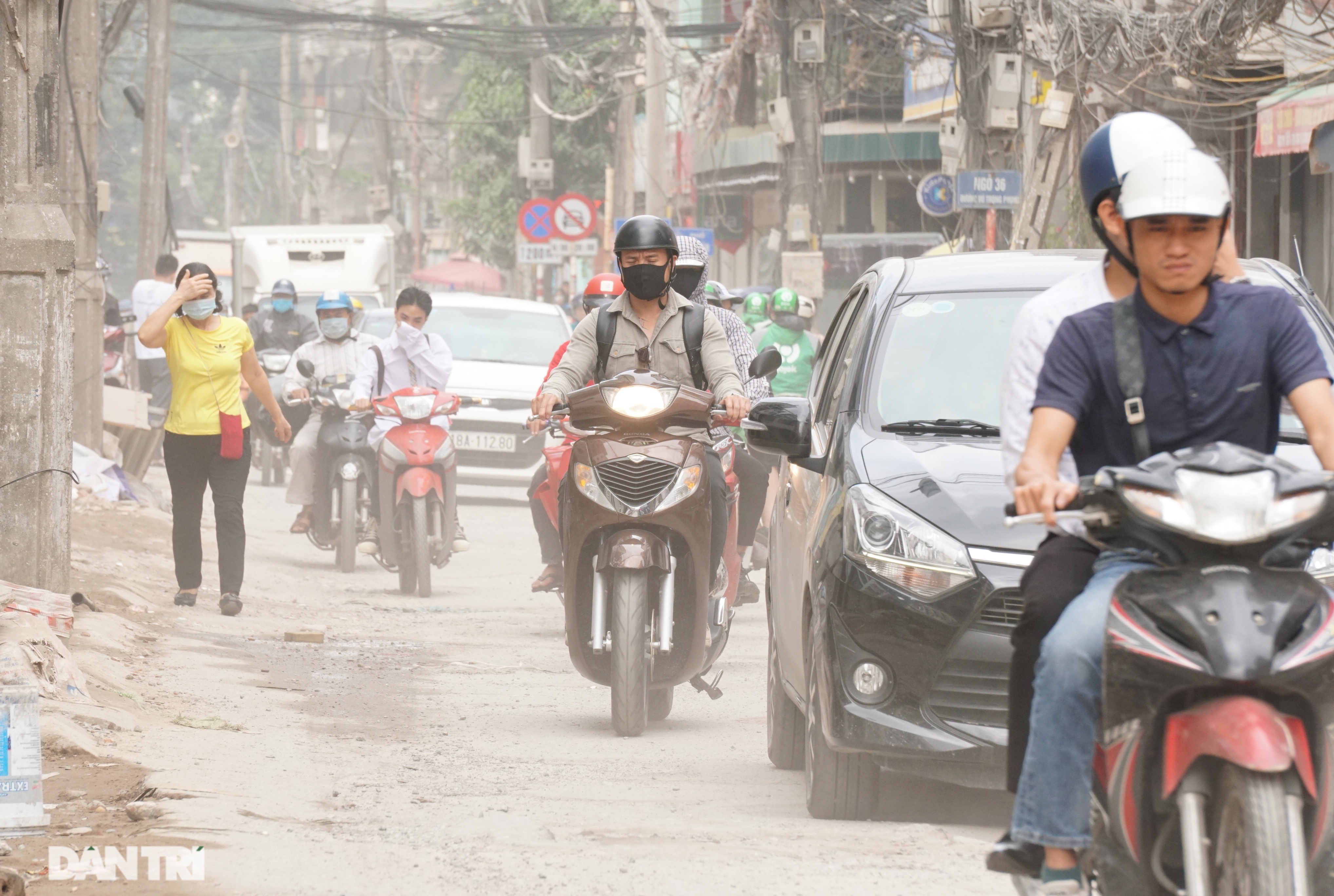 Xuất hiện hiện tượng nghịch nhiệt, Hà Nội chìm trong màn sương đục - 6 Xuất hiện hiện tượng nghịch nhiệt, Hà Nội chìm trong màn sương đục - 6