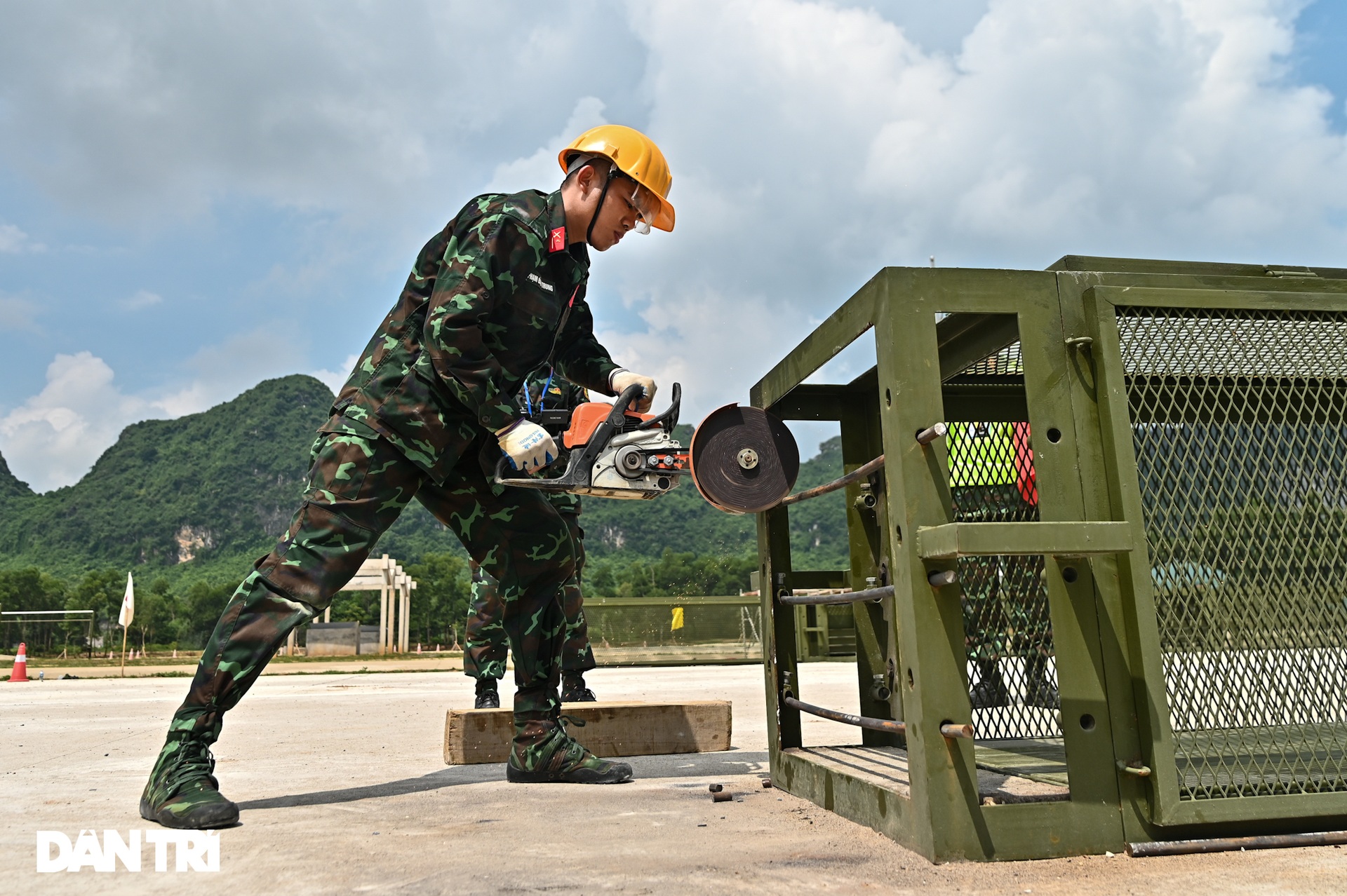 Army Games: Việt Nam toàn thắng chặng 2 tiếp sức nội dung thi Vùng tai nạn - 14 Army Games: Việt Nam toàn thắng chặng 2 tiếp sức nội dung thi Vùng tai nạn - 14