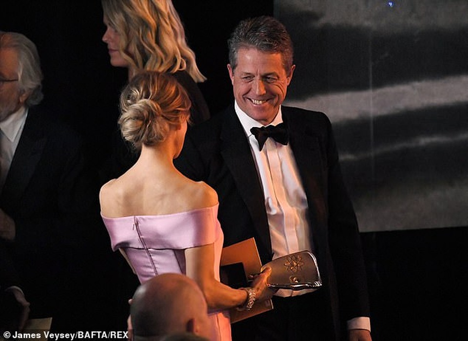 Renee Zellweger tươi tắn tái ngộ Hugh Grant - 3 Renee Zellweger tươi tắn tái ngộ Hugh Grant - 3