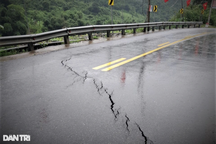 Quốc lộ 7 xuất hiện vệt nứt gãy xé ngang đường