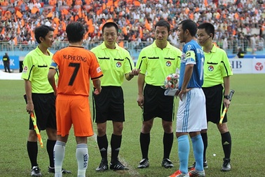 “Nhiều trọng tài vẫn nhận tiền của các đội bóng"