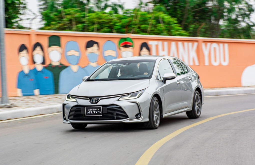 Toyota Corolla Altis 2022 ghi điểm ở ngoại hình và công nghệ - 6 Toyota Corolla Altis 2022 ghi điểm ở ngoại hình và công nghệ - 6
