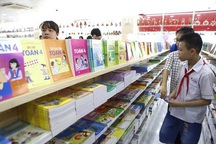 Xuất bản sách giáo khoa: Bộ GD-ĐT “bao thầu”, tạo độc quyền khép kín