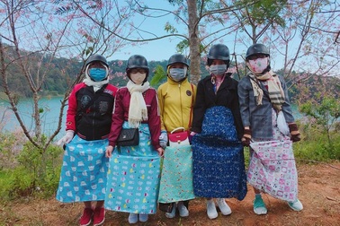 Trào lưu chụp ảnh với áo chống nắng “chuẩn ninja” của phượt thủ