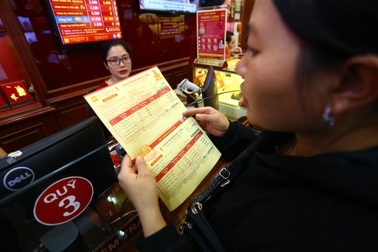 Giá vàng bất ngờ giảm mạnh ở mức đỉnh giá mới